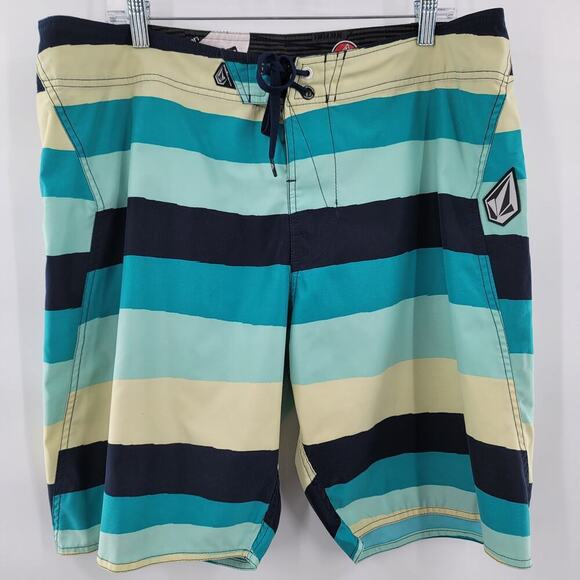 Volcom Men's Swim Board Shorts Size 38 Striped Stretch - Picture 5 of 5